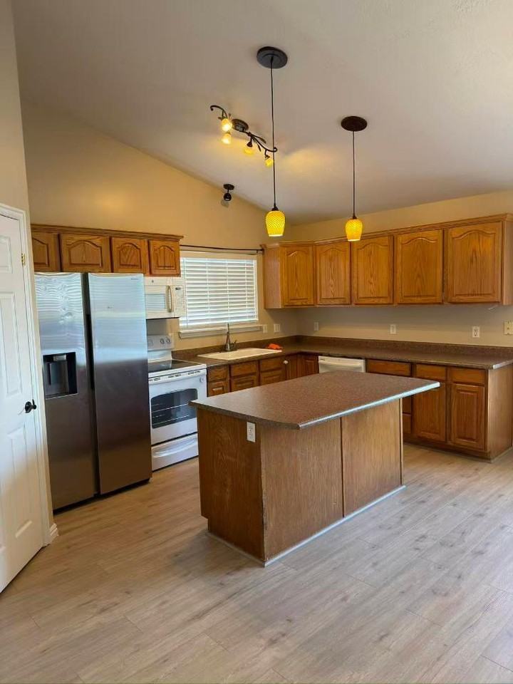 849 W Chartres Ave #NA - Photo 5 of 22