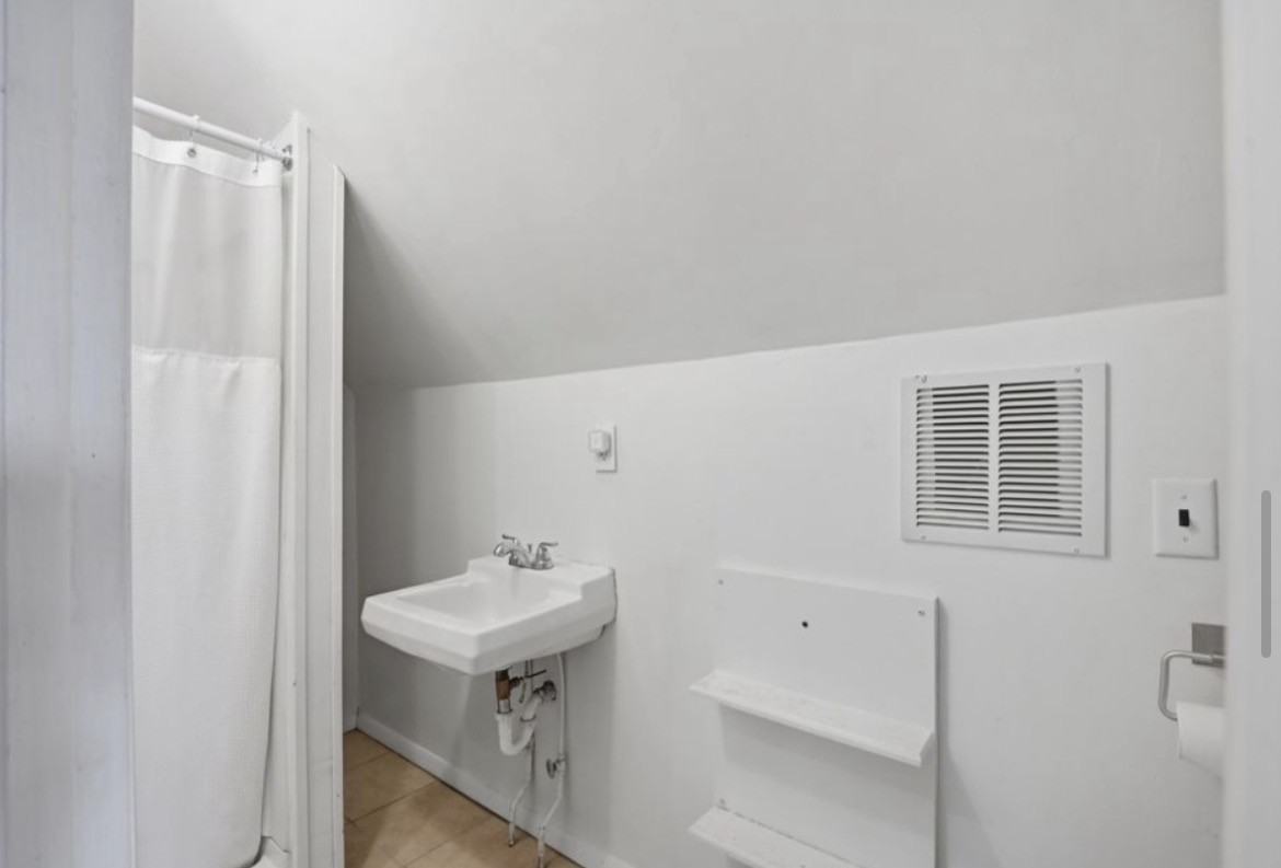 288 Morton Ave #3 - Photo 4 of 7