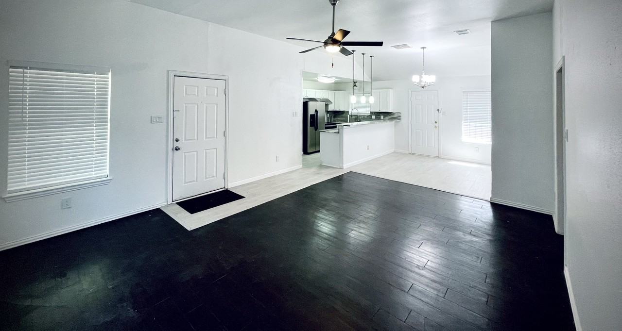 2719 Exline St #NA - Photo 4 of 13