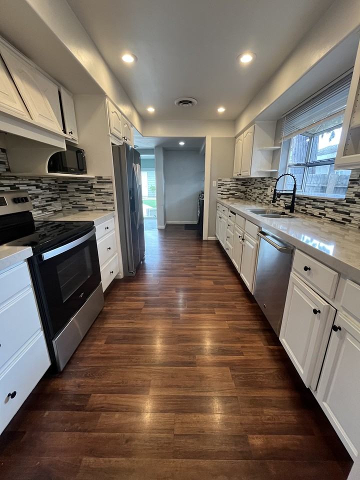 535 W Fig St #NA - Photo 7 of 16