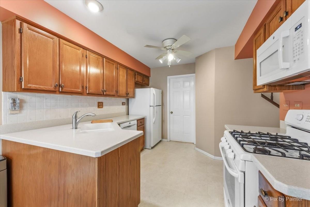 2106 Glasgow Ct #NA - Photo 3 of 23