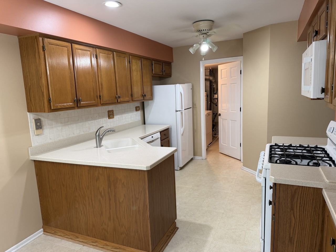 2106 Glasgow Ct #NA - Photo 5 of 23