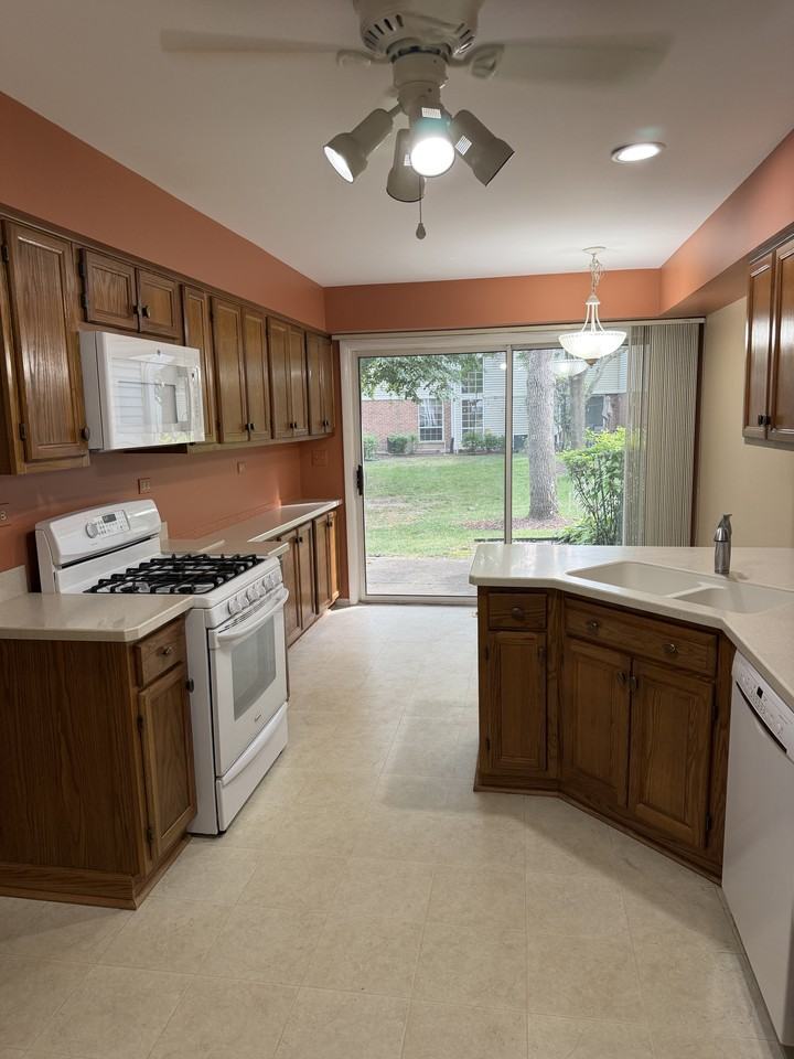 2106 Glasgow Ct #NA - Photo 6 of 23