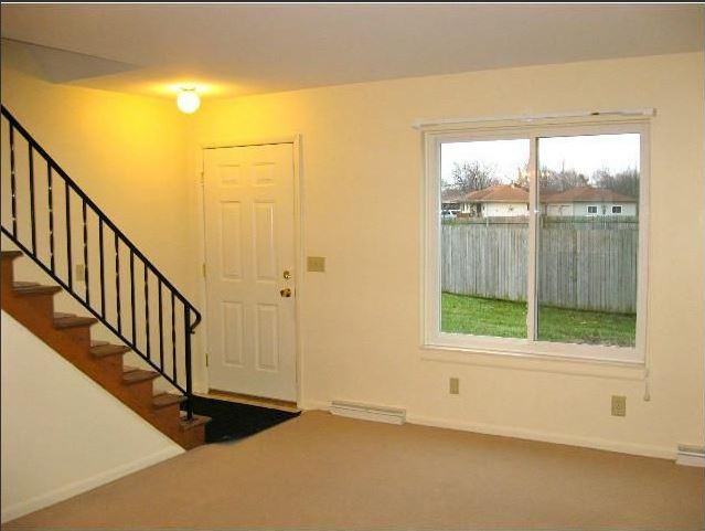 210 Windsor Rd - Photo 3 of 5