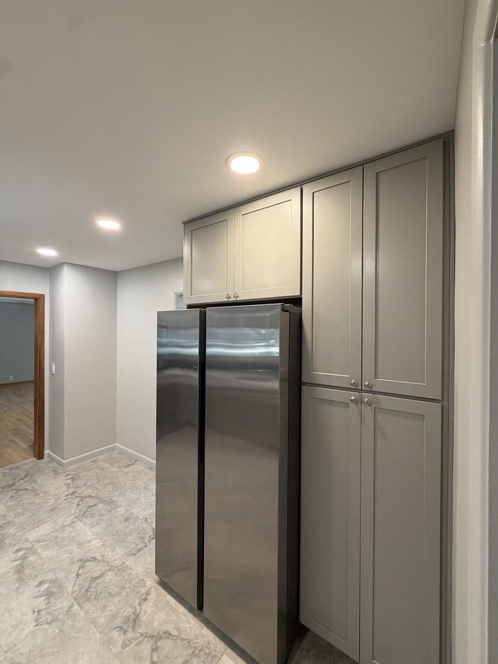 1025 Estes St #NA - Photo 4 of 21