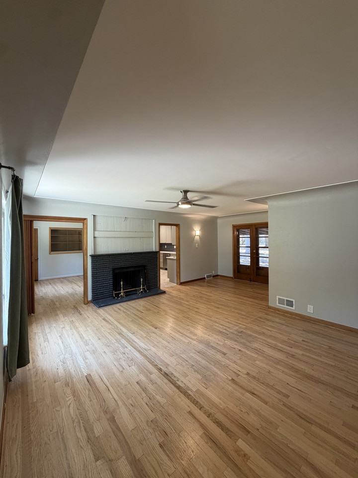 1025 Estes St #NA - Photo 7 of 21