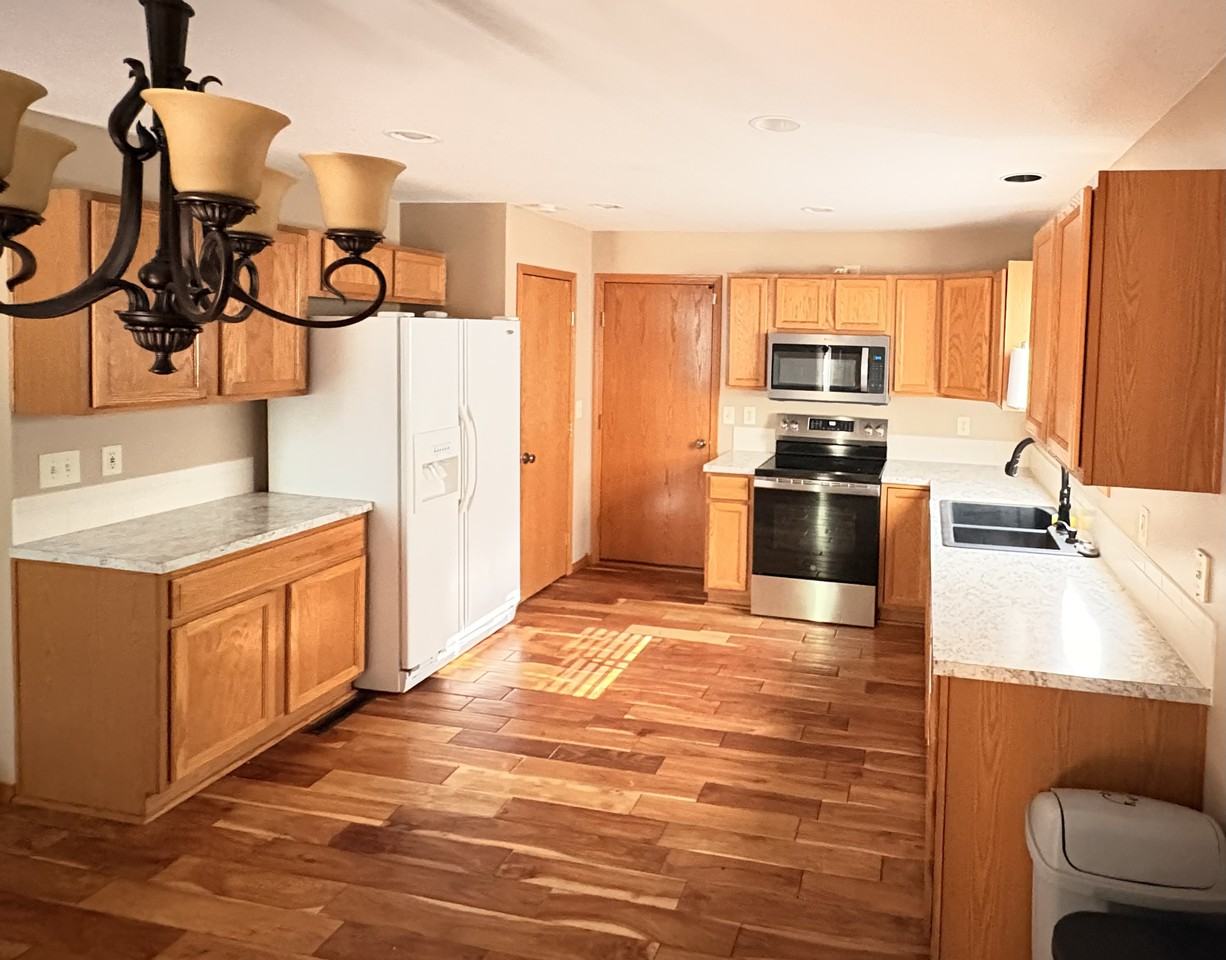 650 Scott St #NA - Photo 2 of 11