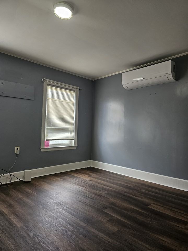 209 Brightman St #1E - Photo 2 of 15