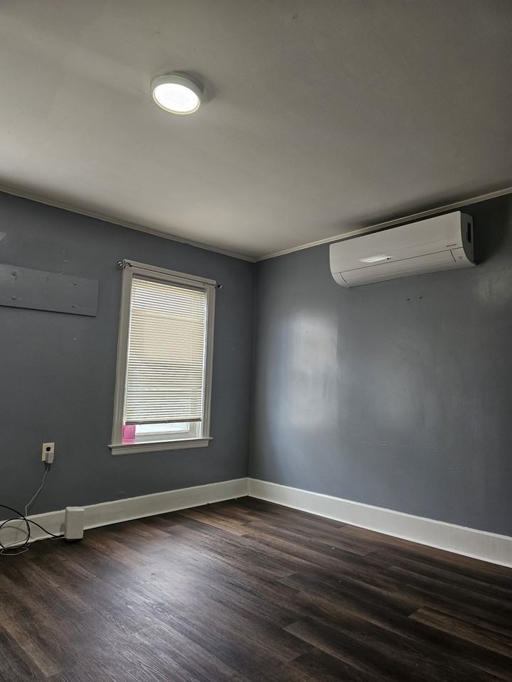 209 Brightman St #1E - Photo 3 of 15