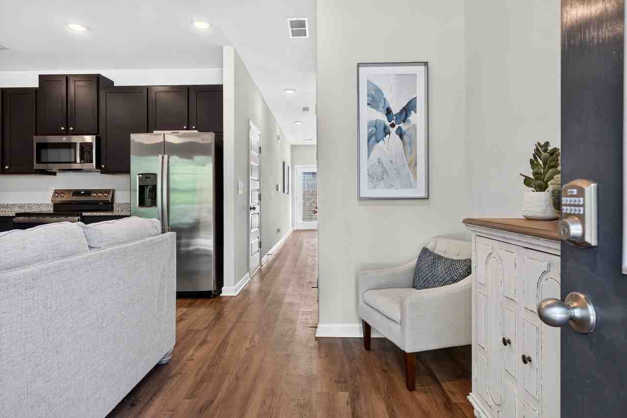 1015 Hayden St Nw - Photo 3 of 30