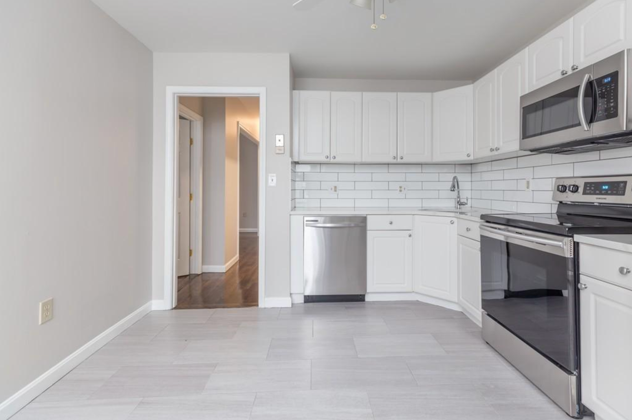 15 Aspinwall Rd - Photo 2 of 7