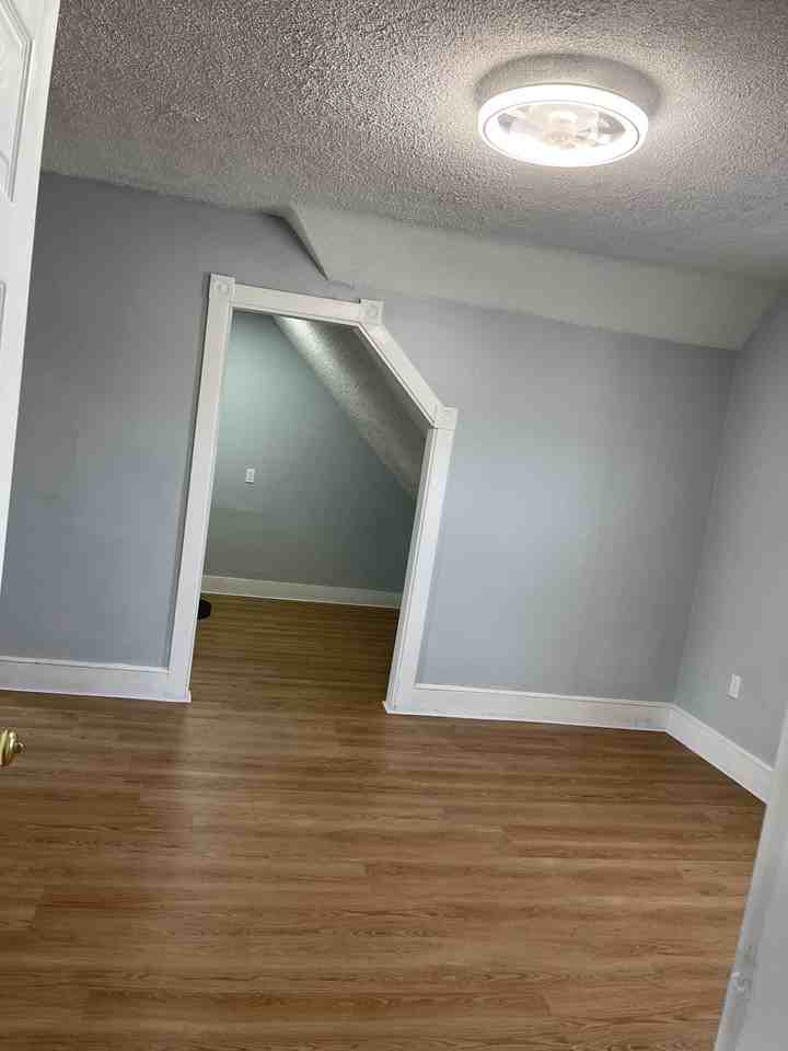 31 John St #3 - Photo 4 of 9