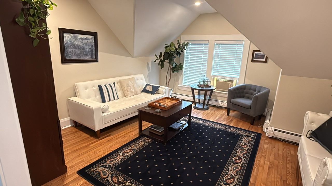 626 Washington St #3 - Photo 4 of 9