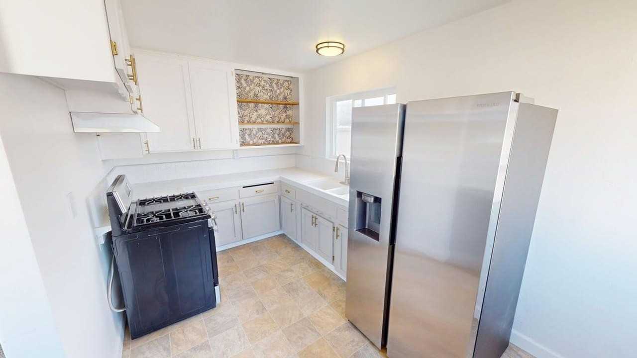 1490 15th St - Photo 2 of 6