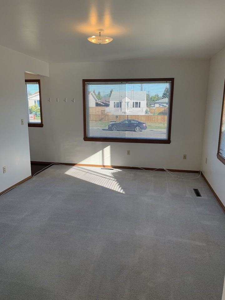 6600 128 Ave Nw - Photo 4 of 9