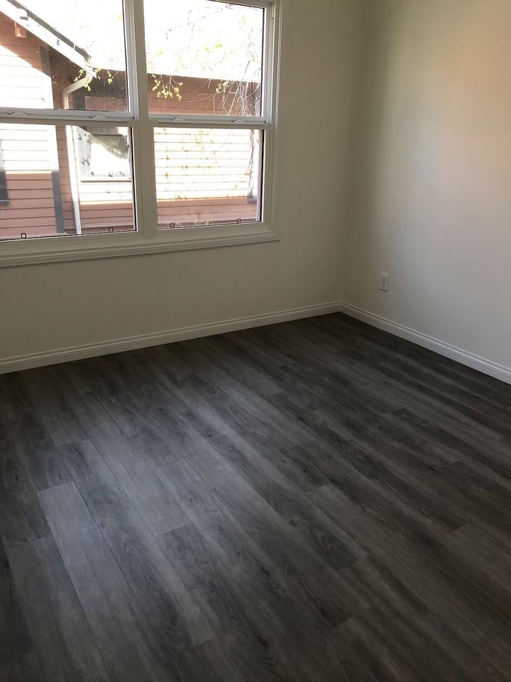 11910 102 Ave Nw - Photo 4 of 16