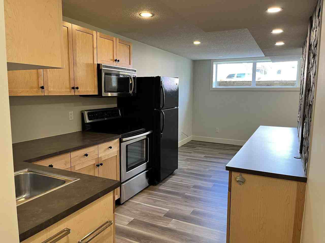 2809 41 St Sw - Photo 2 of 13