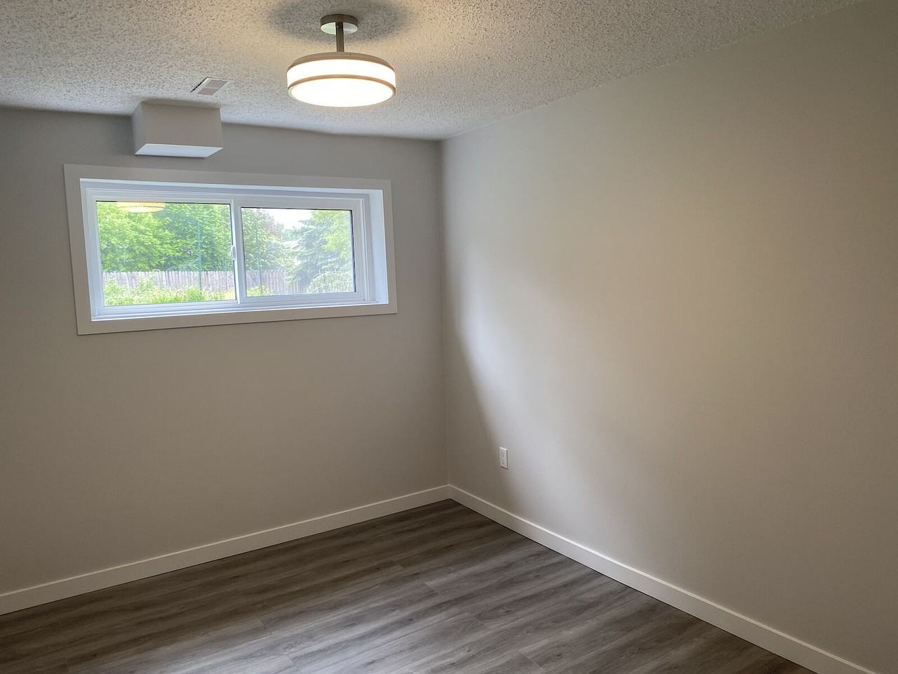 6316 34a Ave Nw - Photo 6 of 12