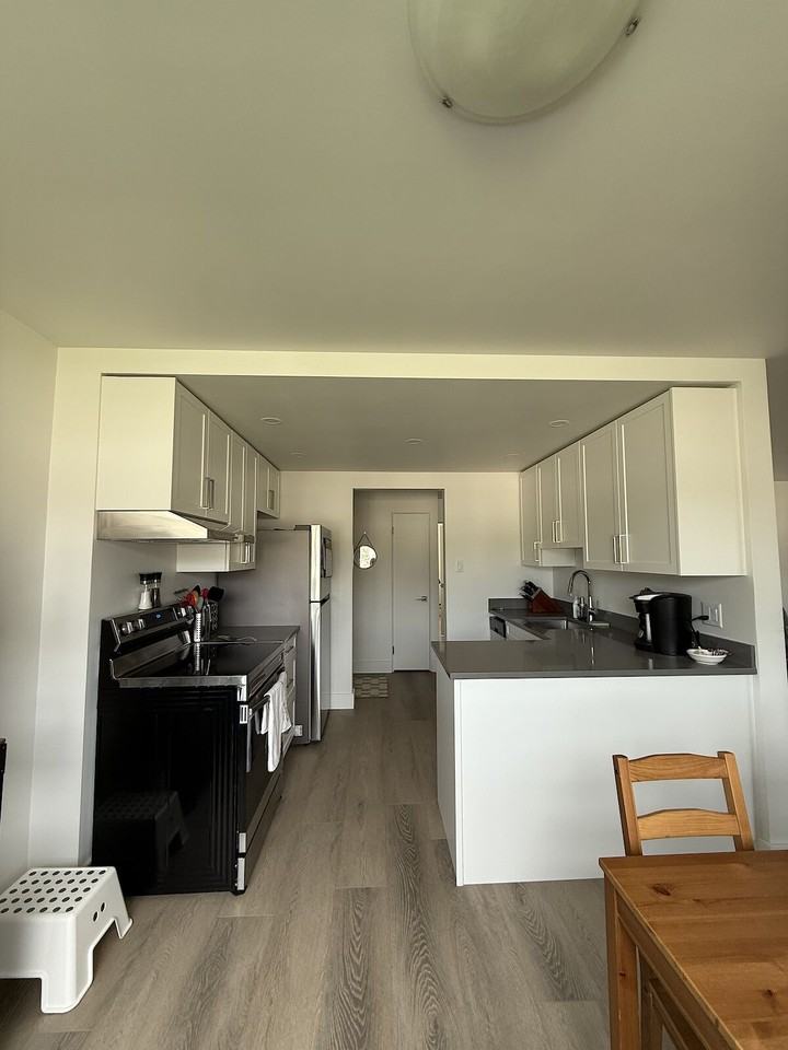 2712 - 2712 40 Street Southwest - Photo 2 of 19