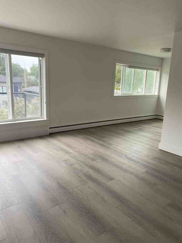 2712 - 2712 40 Street Southwest - Photo 4 of 19