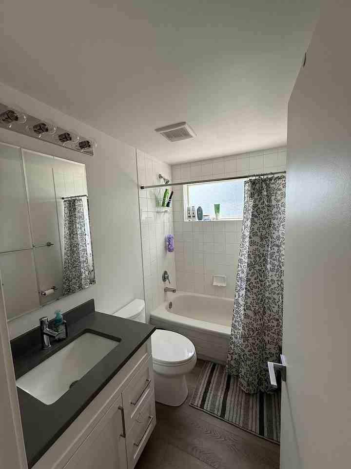 2712 - 2712 40 Street Southwest - Photo 7 of 19