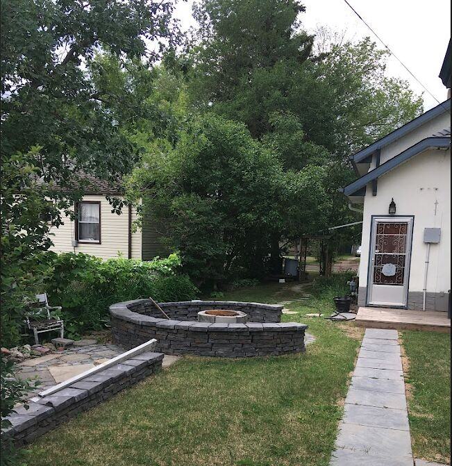 12007 122 St Nw - Photo 2 of 11