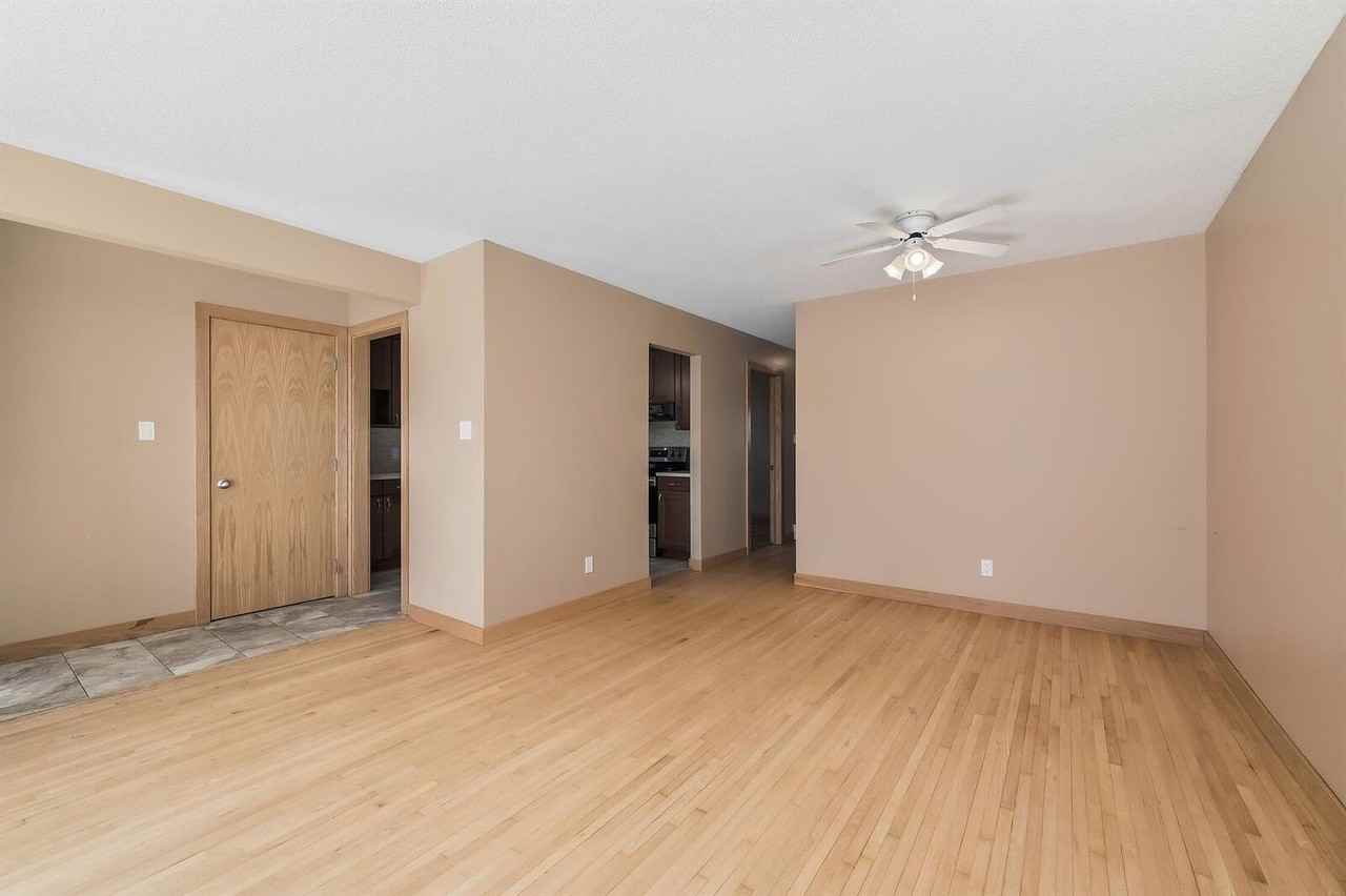 512 63 Ave Nw - Photo 3 of 8
