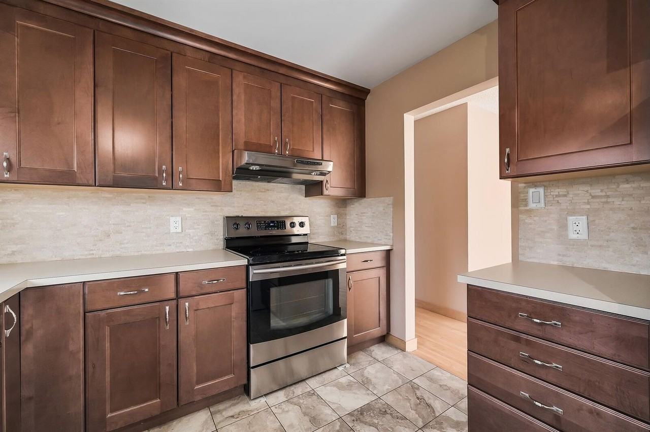 512 63 Ave Nw - Photo 4 of 8