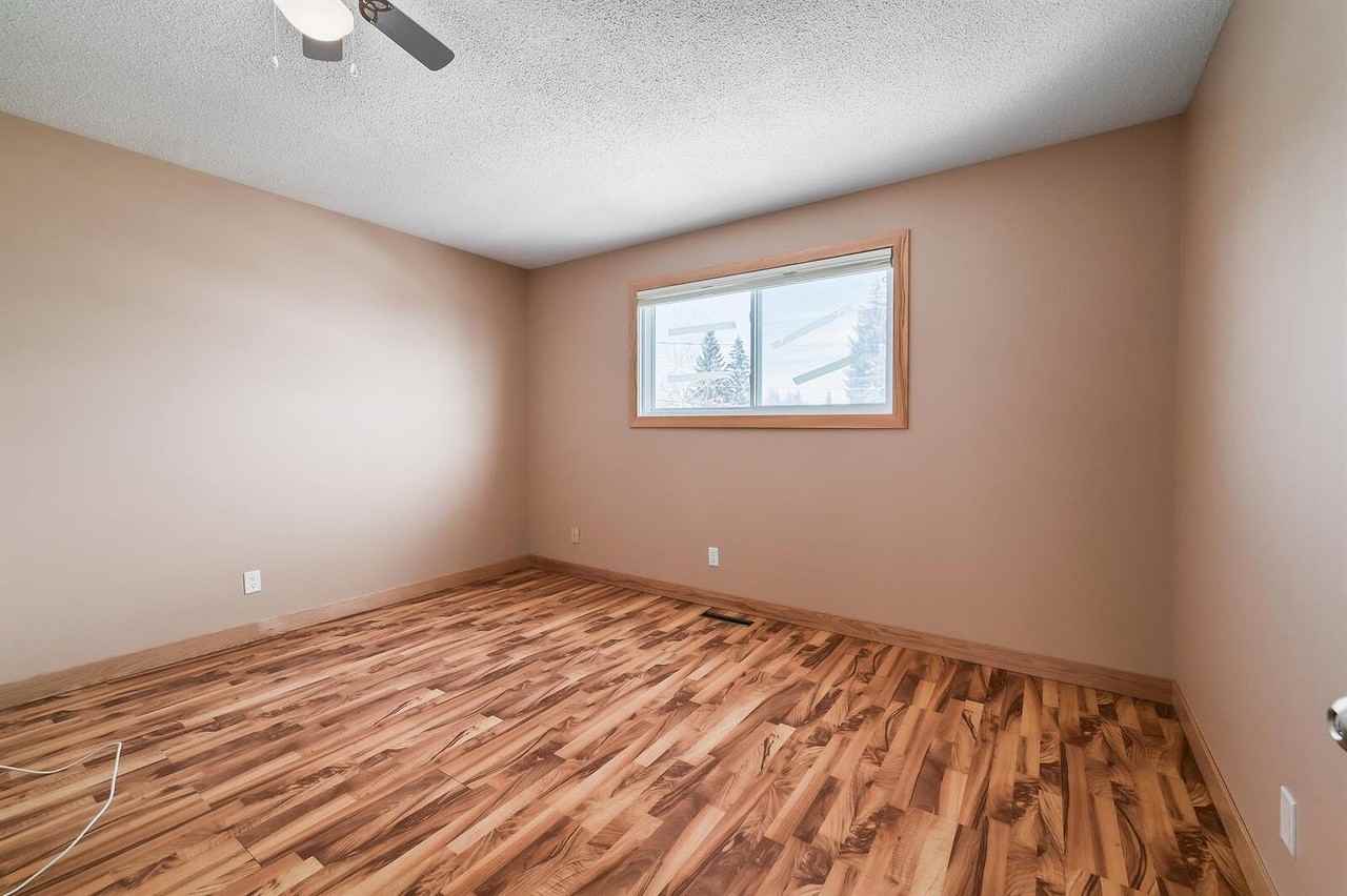 512 63 Ave Nw - Photo 7 of 8