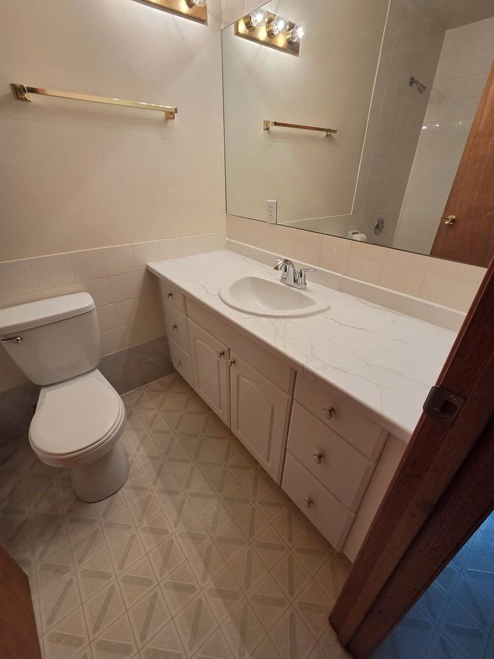 719 27 Ave Nw - Photo 5 of 9