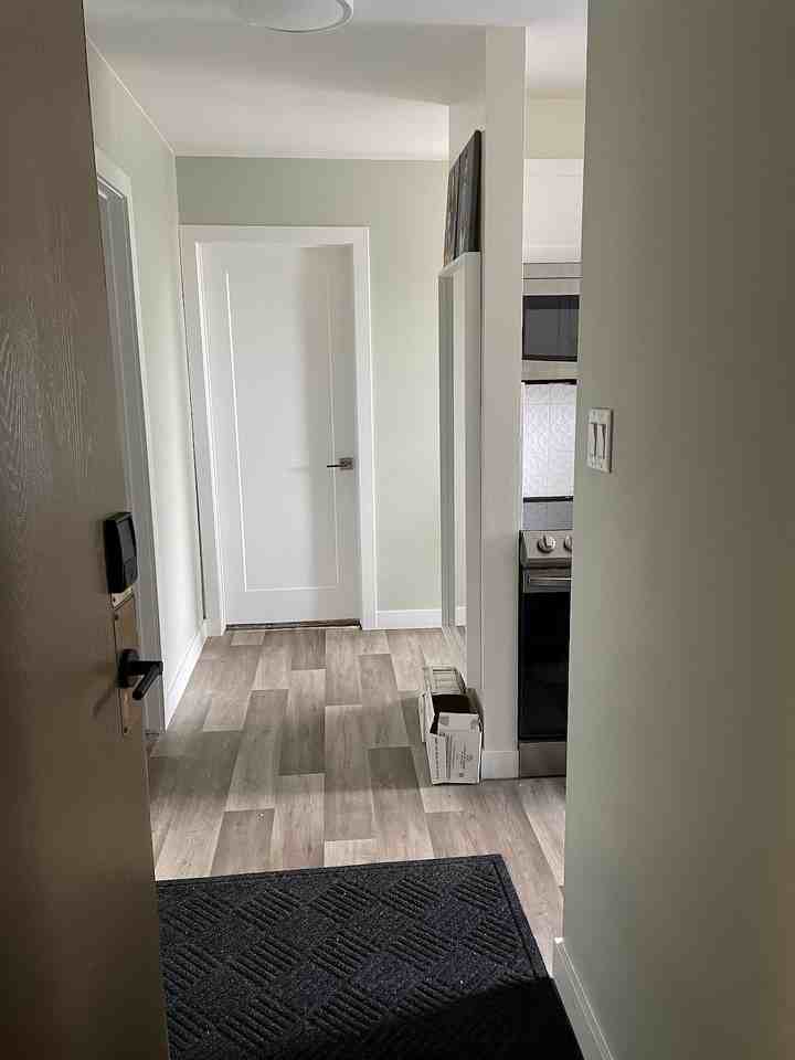 2734 - 2734 17 Avenue Southwest - Photo 4 of 20