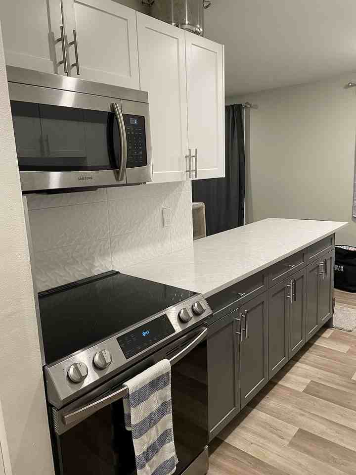 2734 - 2734 17 Avenue Southwest - Photo 7 of 20