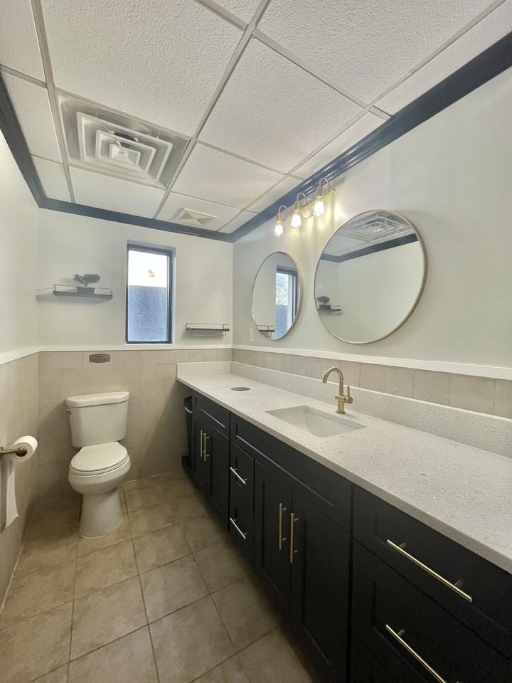 137 Sunrise Hwy #B3