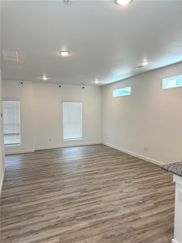 821 Massachusetts Ave - Photo 2 of 14