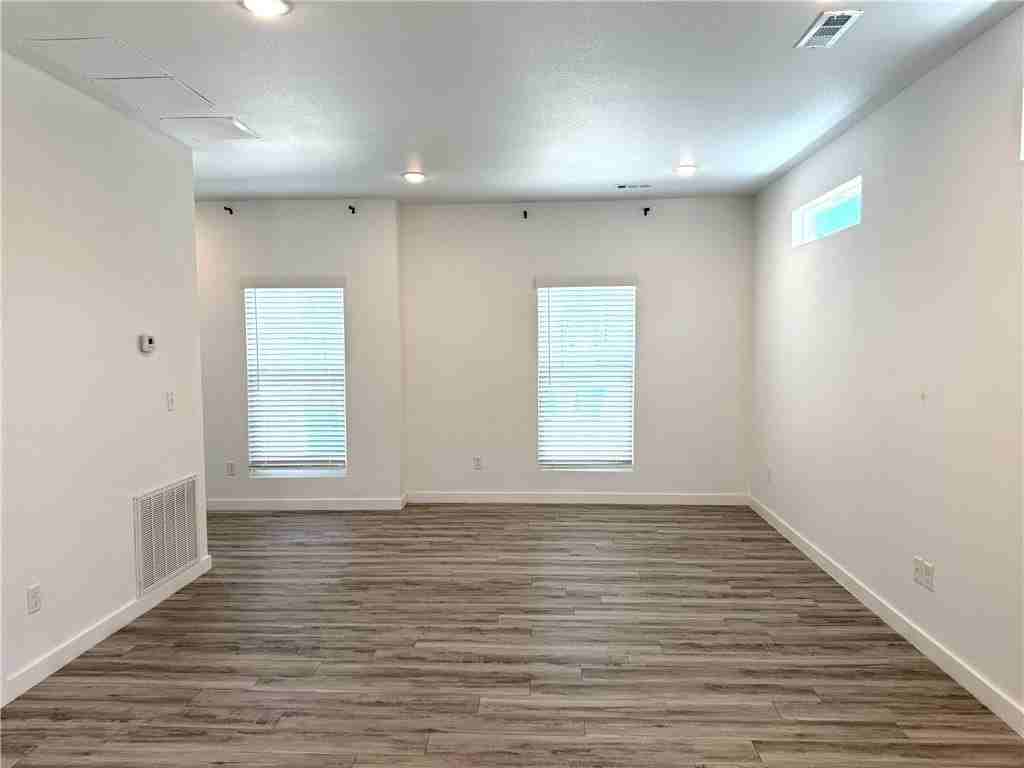 821 Massachusetts Ave - Photo 5 of 14
