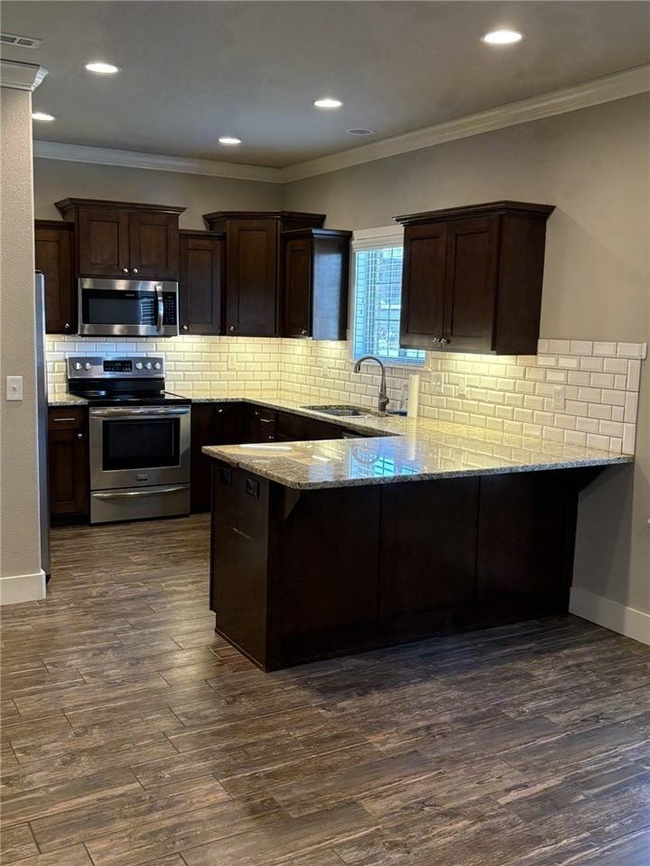 1801 Sw Stonegrove Rd #1801 - Photo 2 of 11