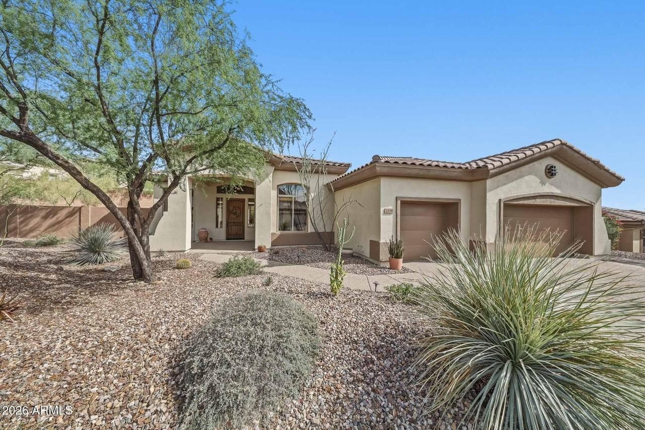 2129 W Legends Way - Photo 2 of 50