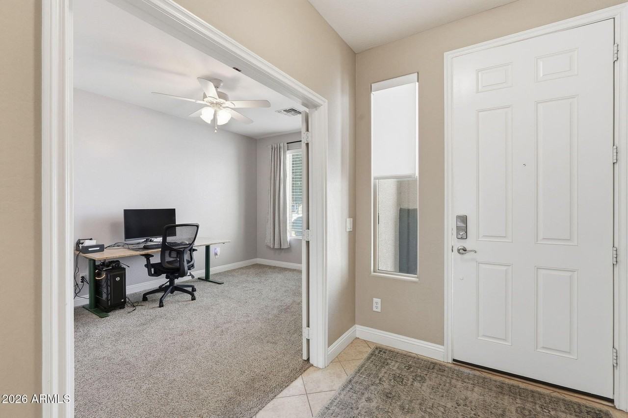 1630 W Paisley Dr - Photo 5 of 34