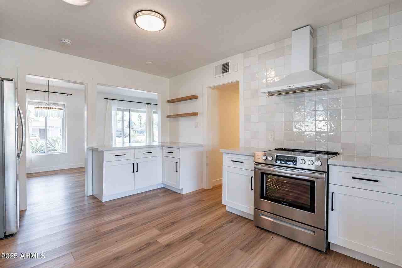 1708 N 69th St - Photo 2 of 26