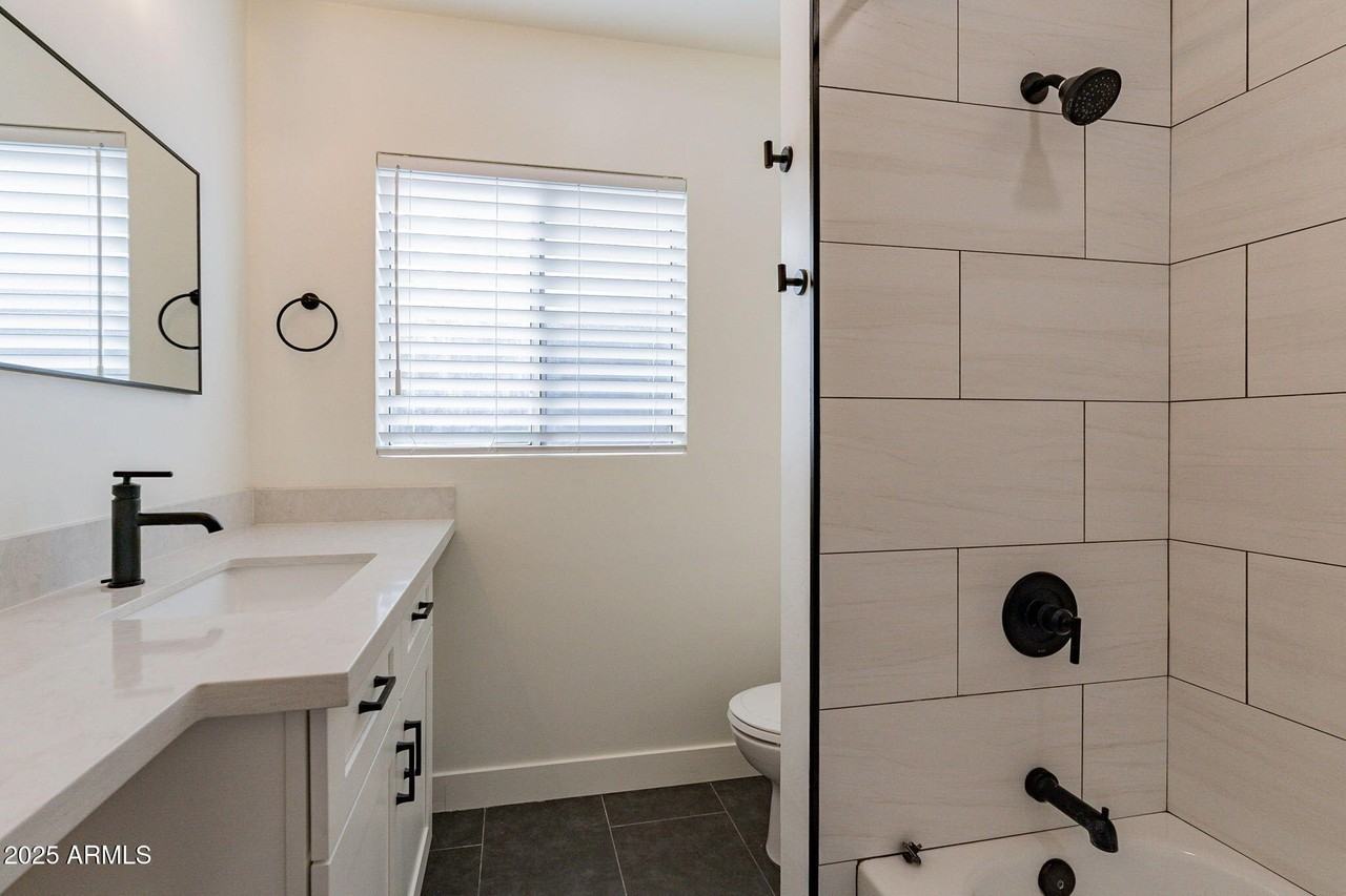 1708 N 69th St - Photo 3 of 26
