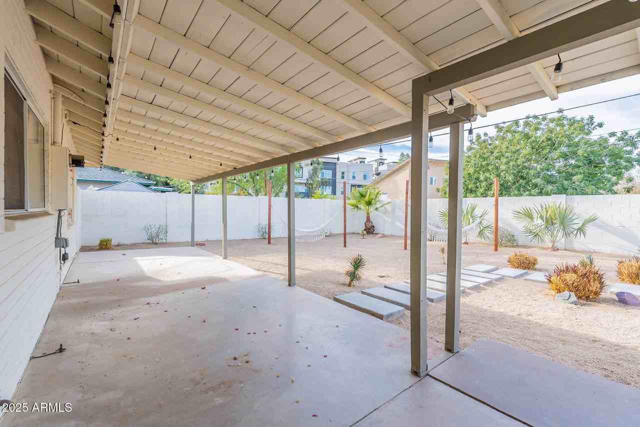 1708 N 69th St - Photo 4 of 26