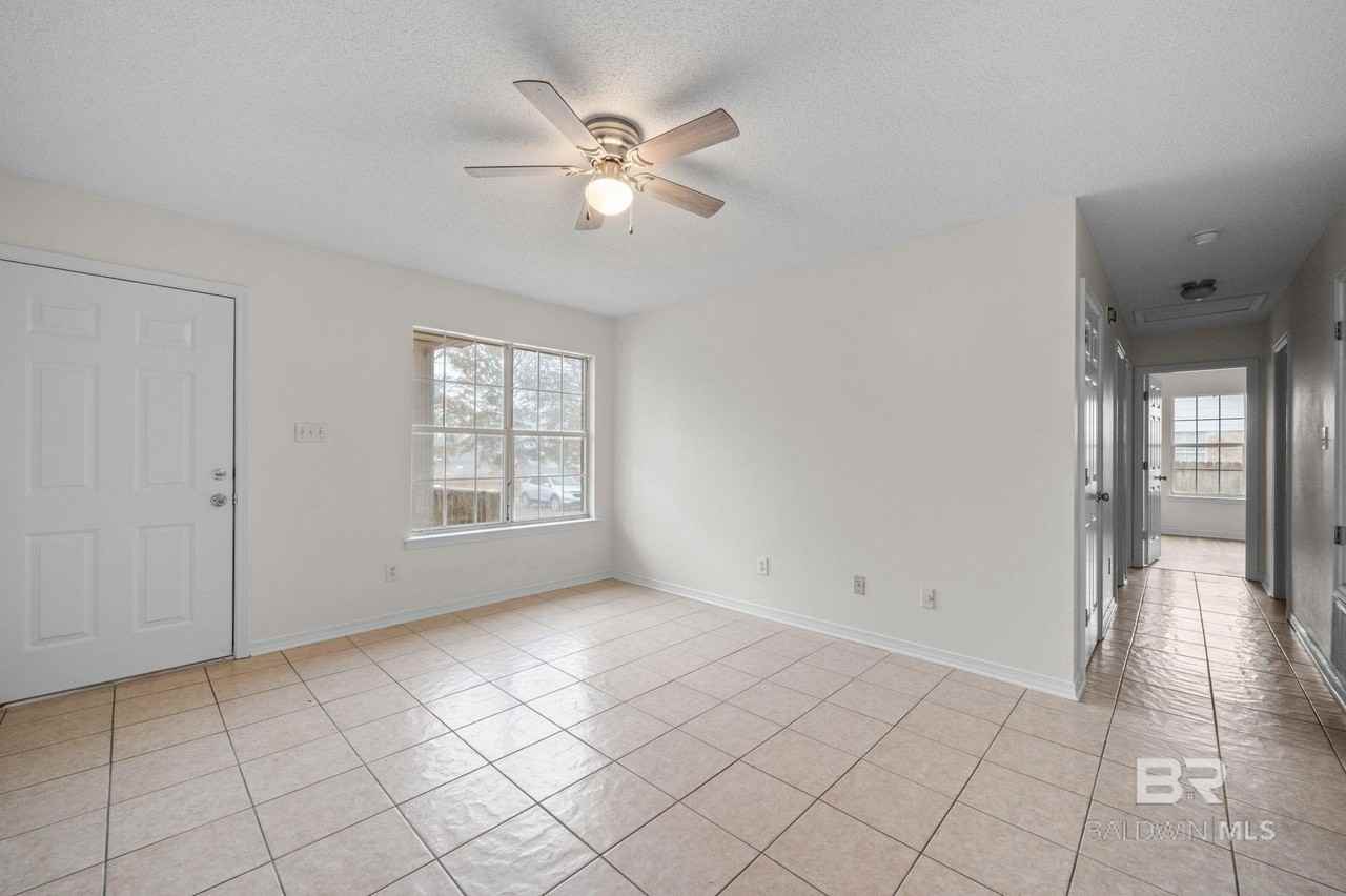 20938 Liberty Ln - Photo 2 of 11