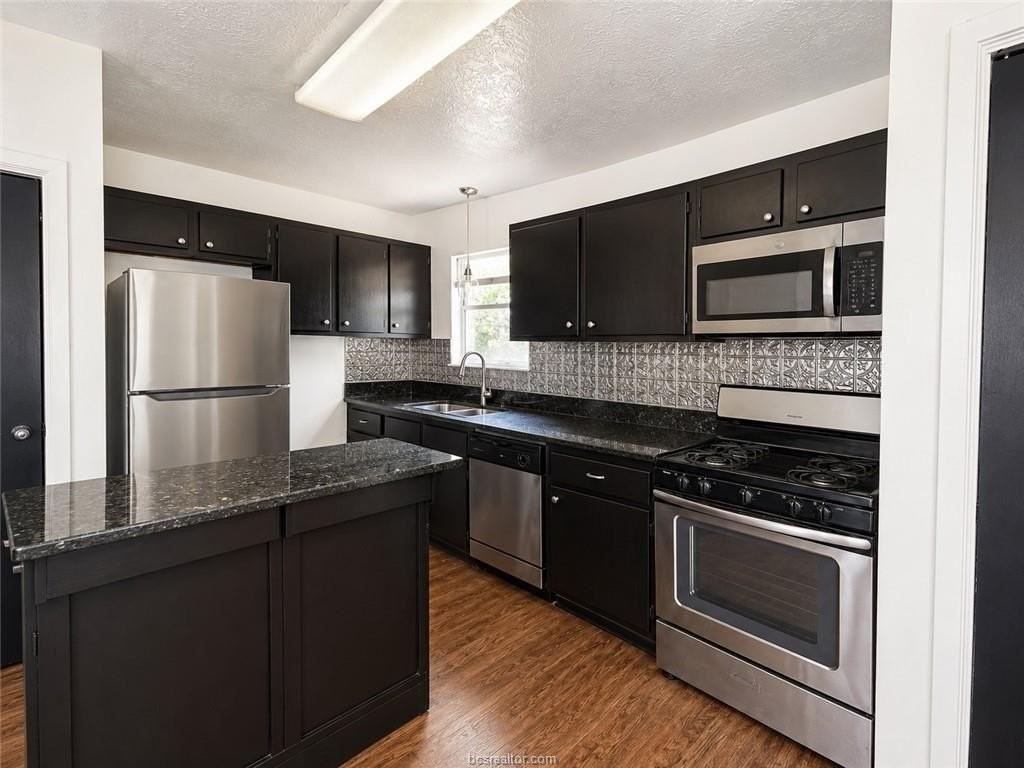 2910 Minnesota Ave - Photo 3 of 10