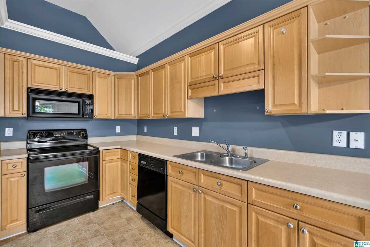 5639 Colony Ln - Photo 7 of 26