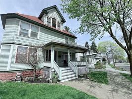 featured image of 10 Jewett Ave