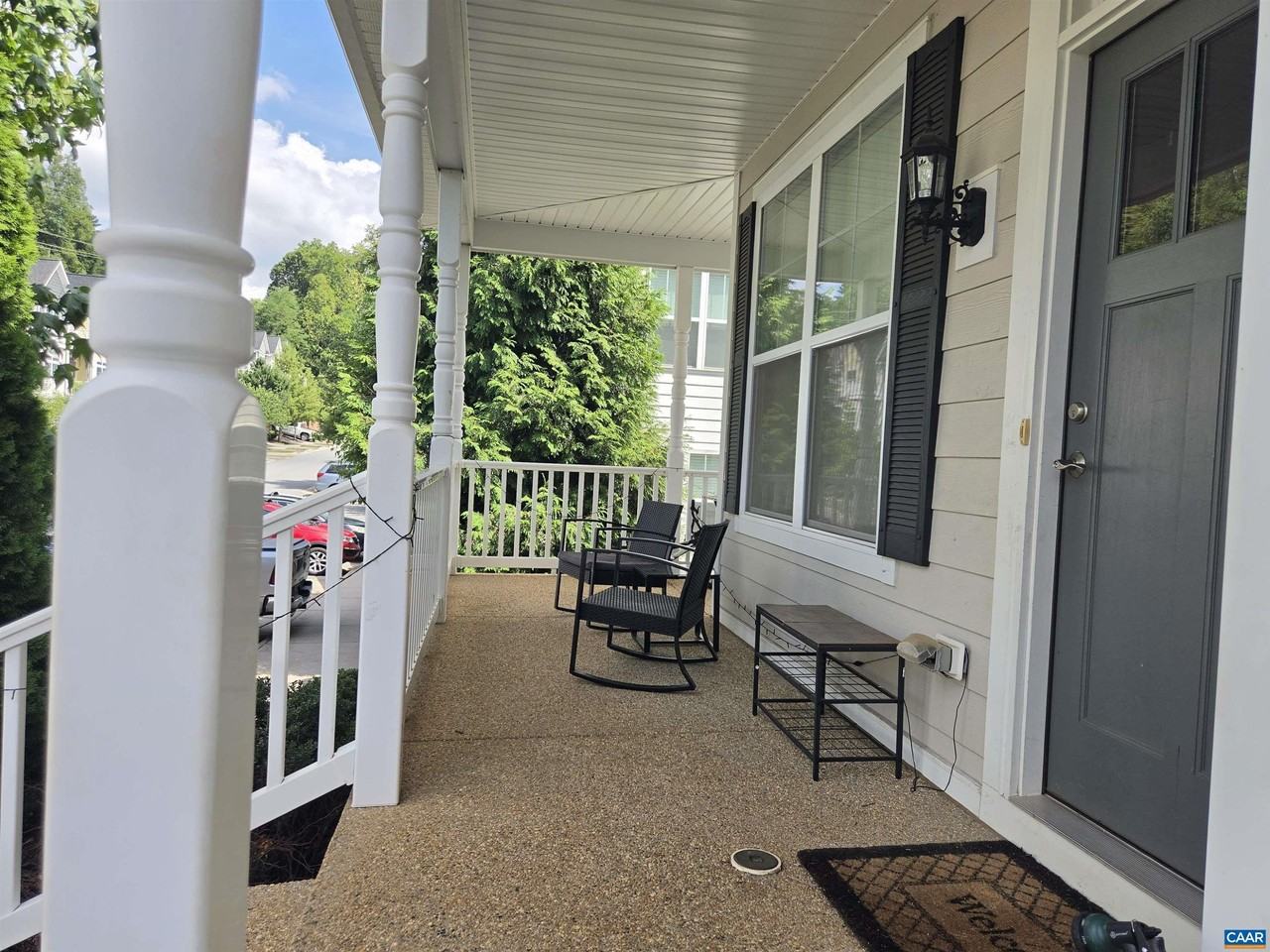 2441 Winthrop Dr - Photo 3 of 26