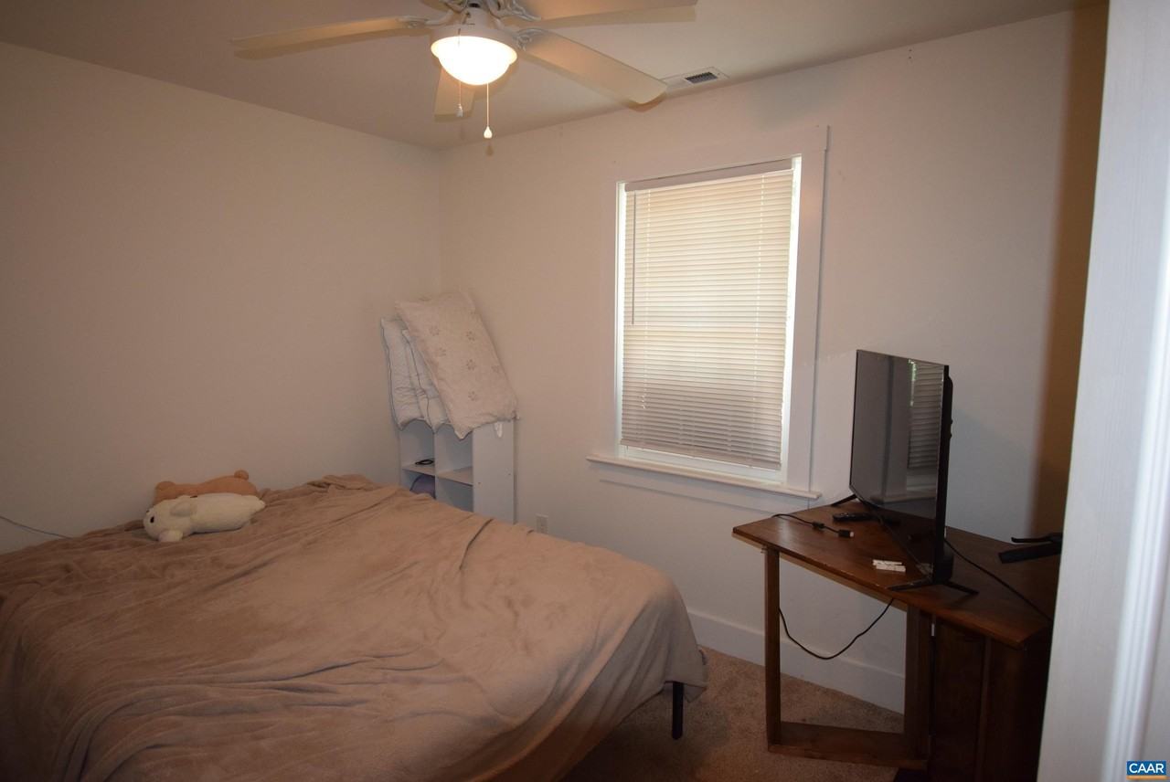 1905 Lambs Rd - Photo 7 of 19
