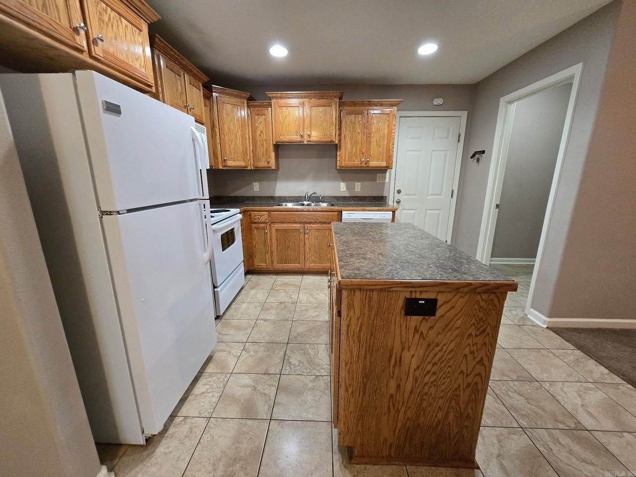 3513 Terrace Hill Ct - Photo 2 of 12