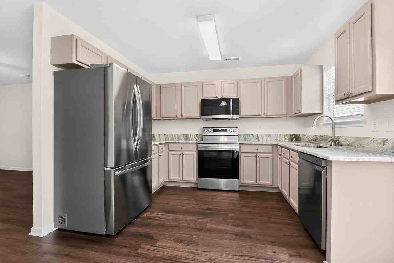 3928 Glory St - Photo 2 of 19