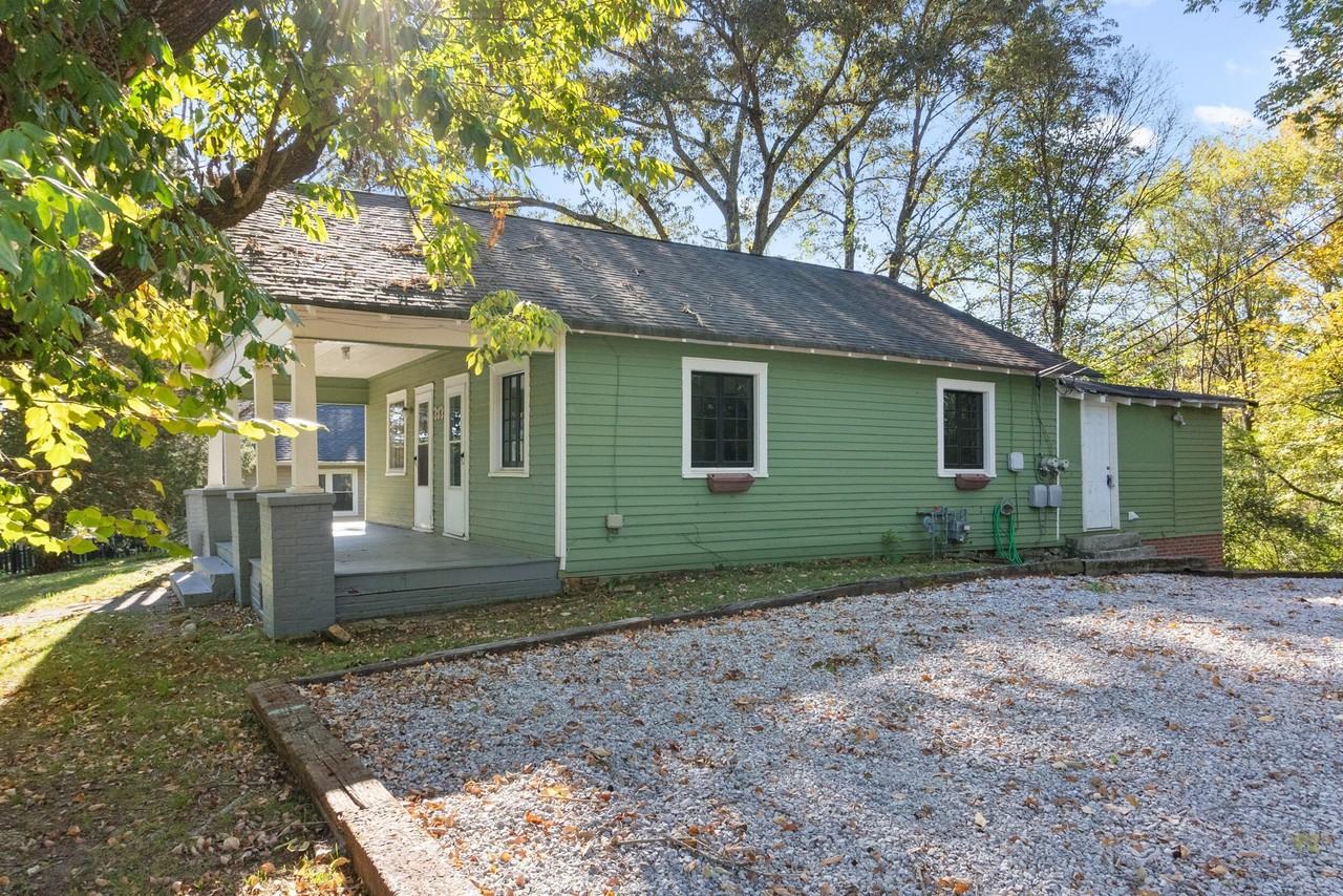 313 California Ave #A - Photo 4 of 18